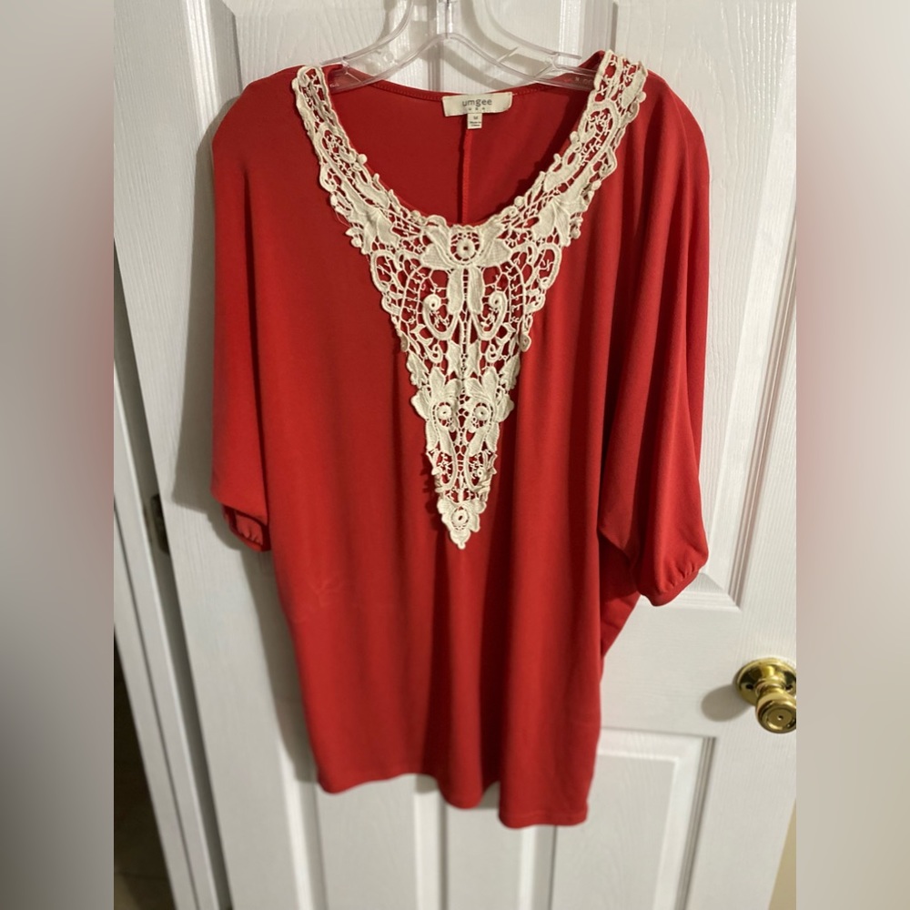 Coral colored Umgee Top Size M
